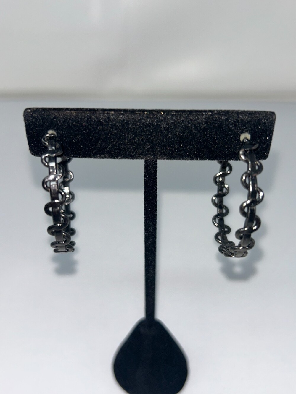 Vintage Estate Black Chain-link style open hoop earrings